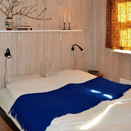 Three-bedroom Holiday In 4 *