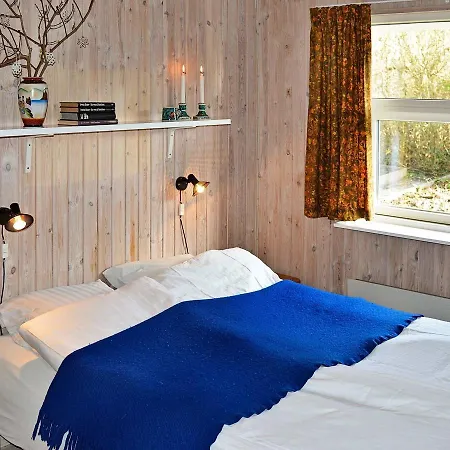 Three-bedroom Holiday In 4 Semesterbostad *