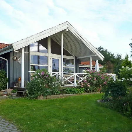 Three-bedroom Holiday In 4 * Gilleleje