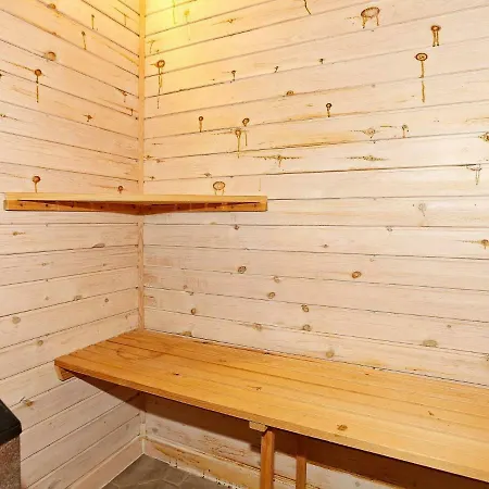 Three-bedroom Holiday In 4