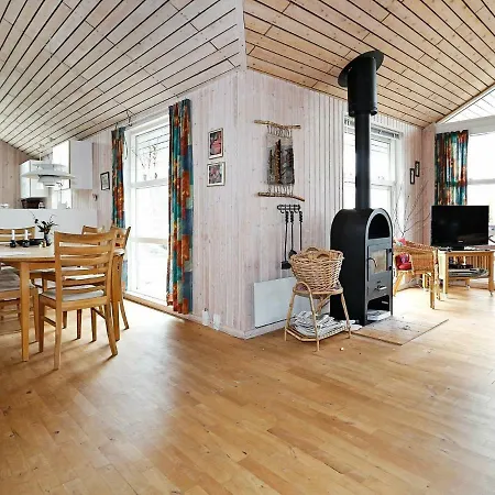 Semesterbostad Three-bedroom Holiday In 4 *